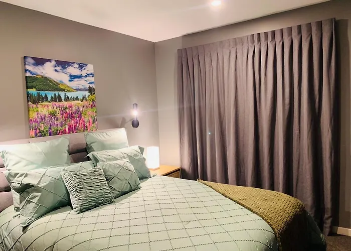 Quiet Home With Modern Touch